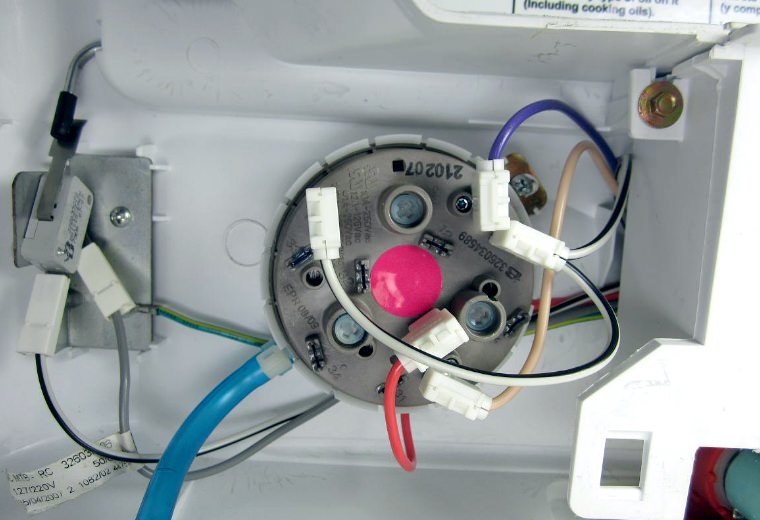 Замена датчика воды в стиральной машине Siemens